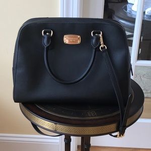 Michael Kors bag excellent condition.